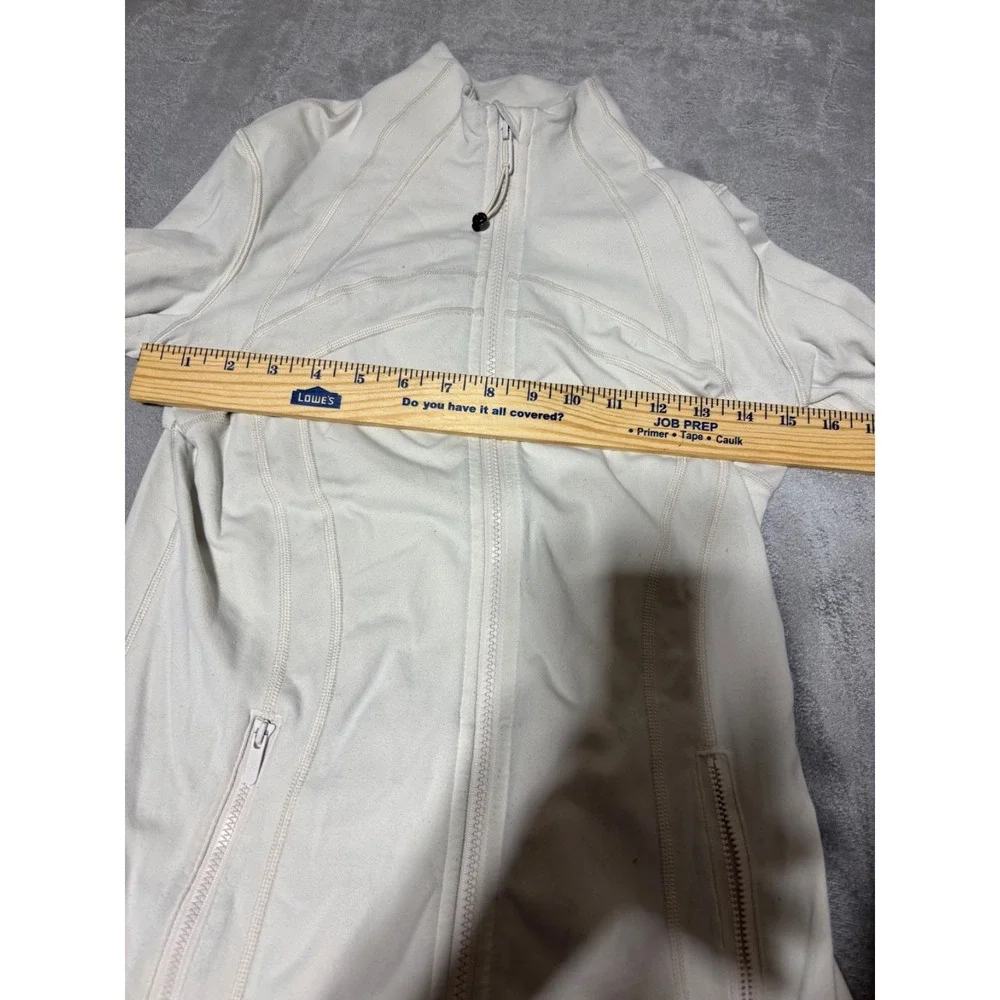Lululemon Women Size 8 White Full Zip Define Jacket Wear Piling W4AWKS